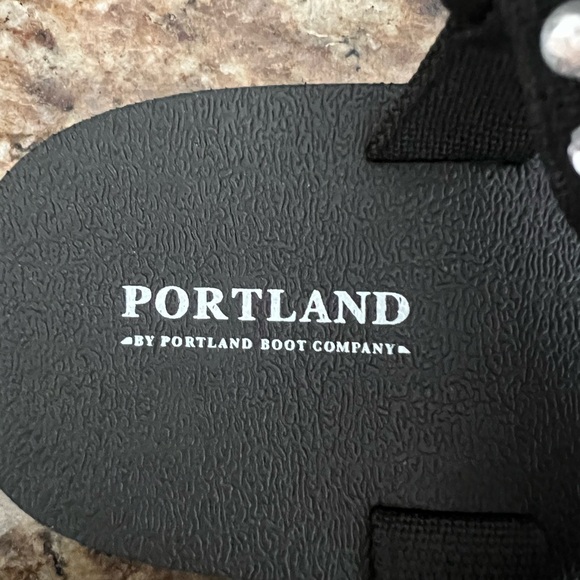 🖤Portland Summer shinny sandals 🖤 - Picture 3 of 6